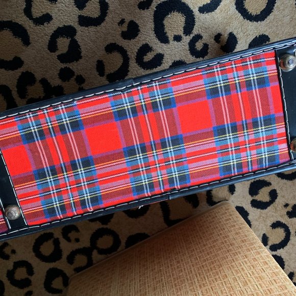 Midcentury Vintage Christmas Plaid Suitcase, 23 x 15 x 6 - Picture 11 of 11
